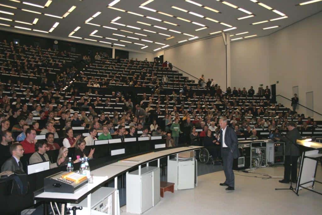 STUTTGART Üniversitesinde Lisans Eğitimi