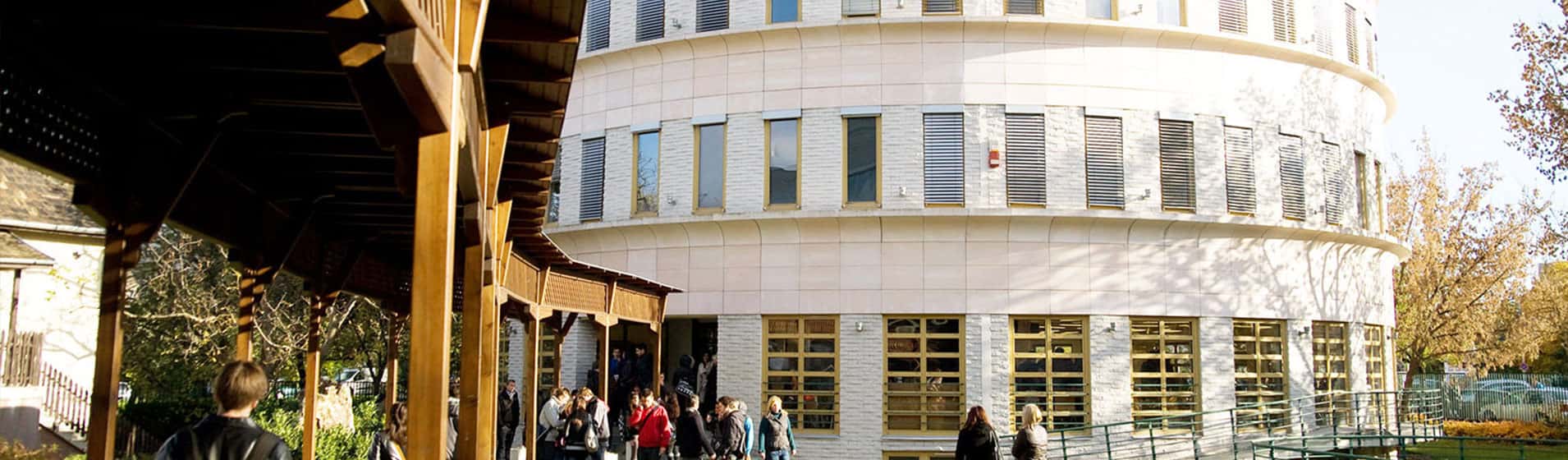 BUDAPEŞTE METROPOLİTAN Üniversitesinde Lisans Eğitimi